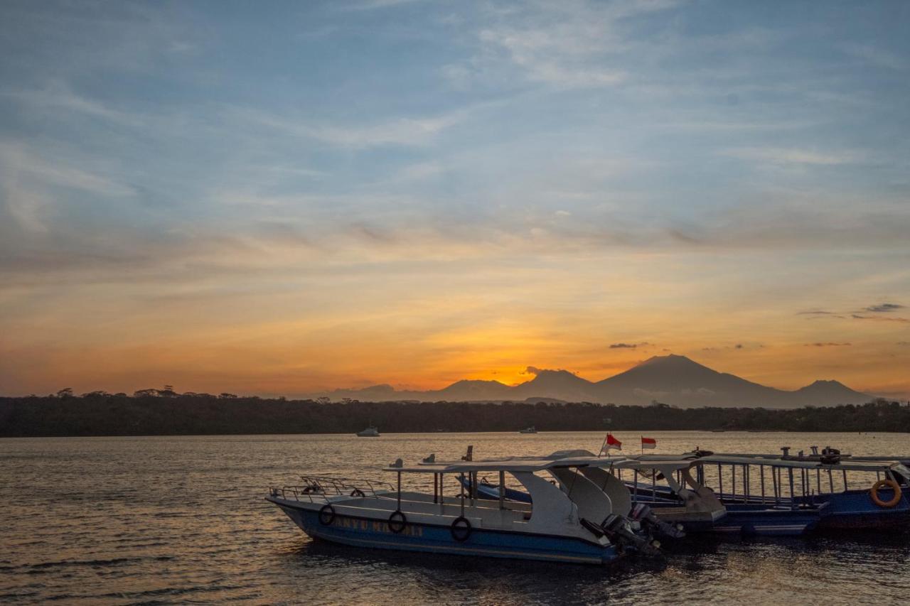 Mimpi Resort Menjangan Banyuwedang Exterior foto