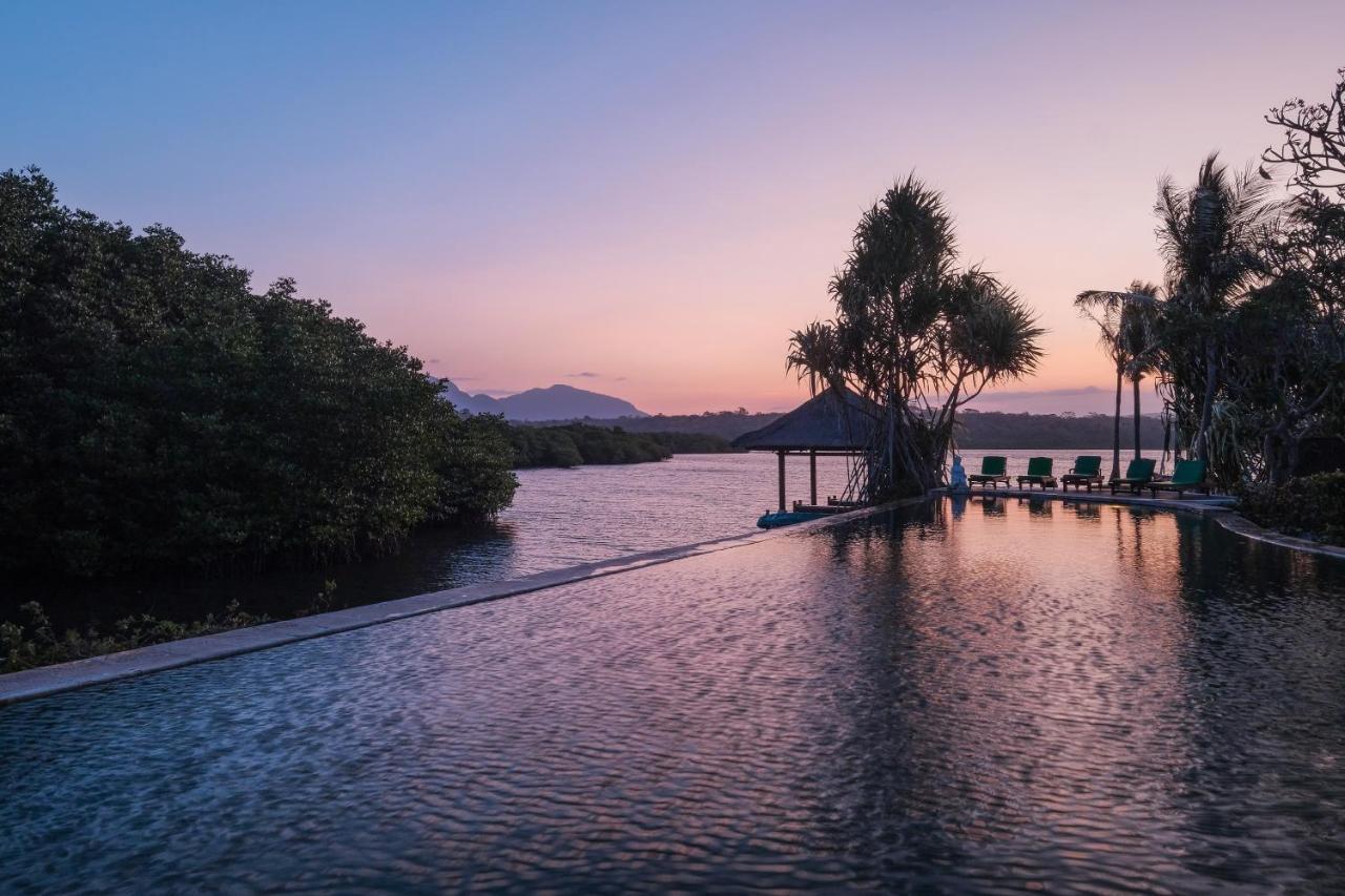 Mimpi Resort Menjangan Banyuwedang Exterior foto