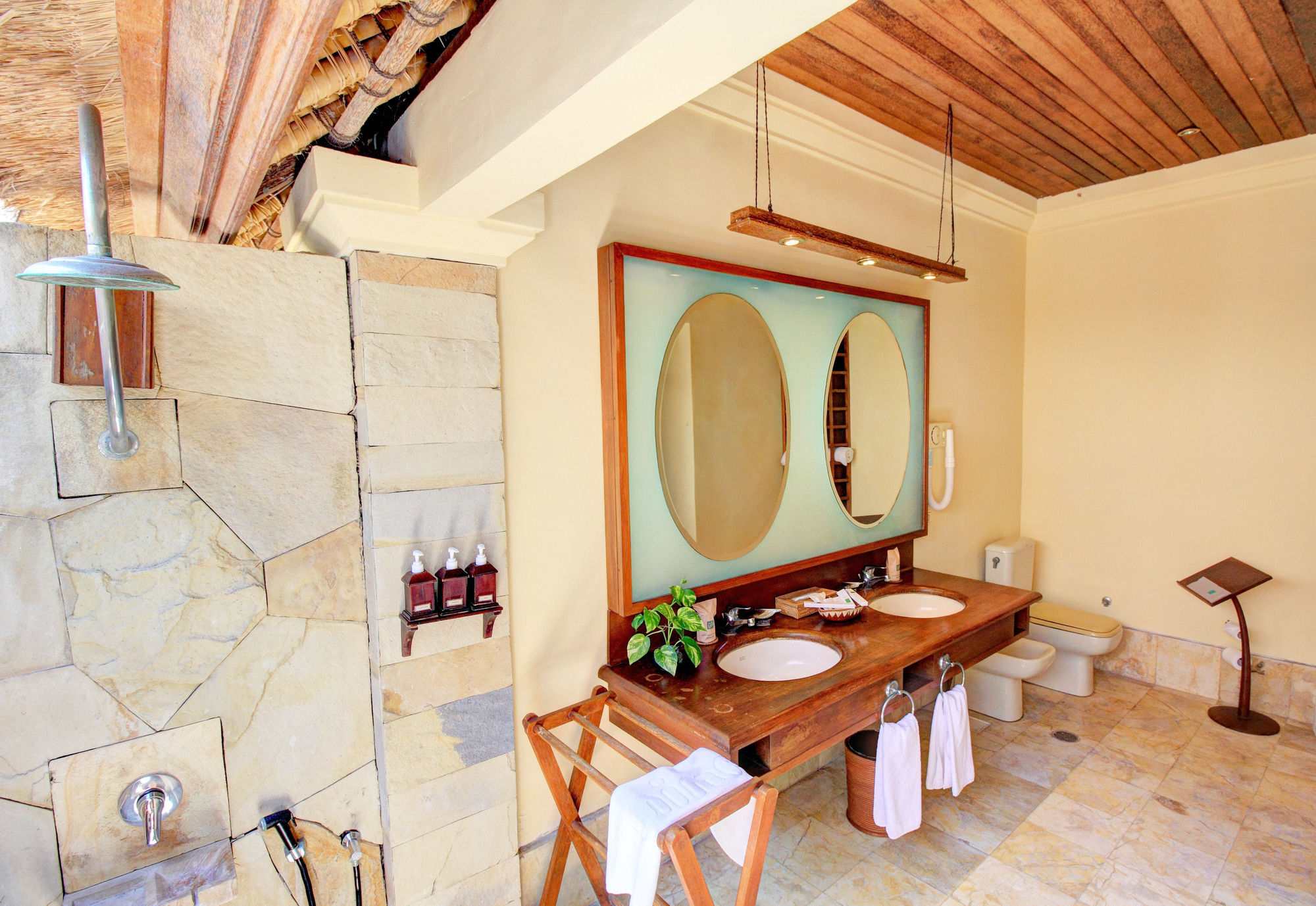 Mimpi Resort Menjangan Banyuwedang Exterior foto