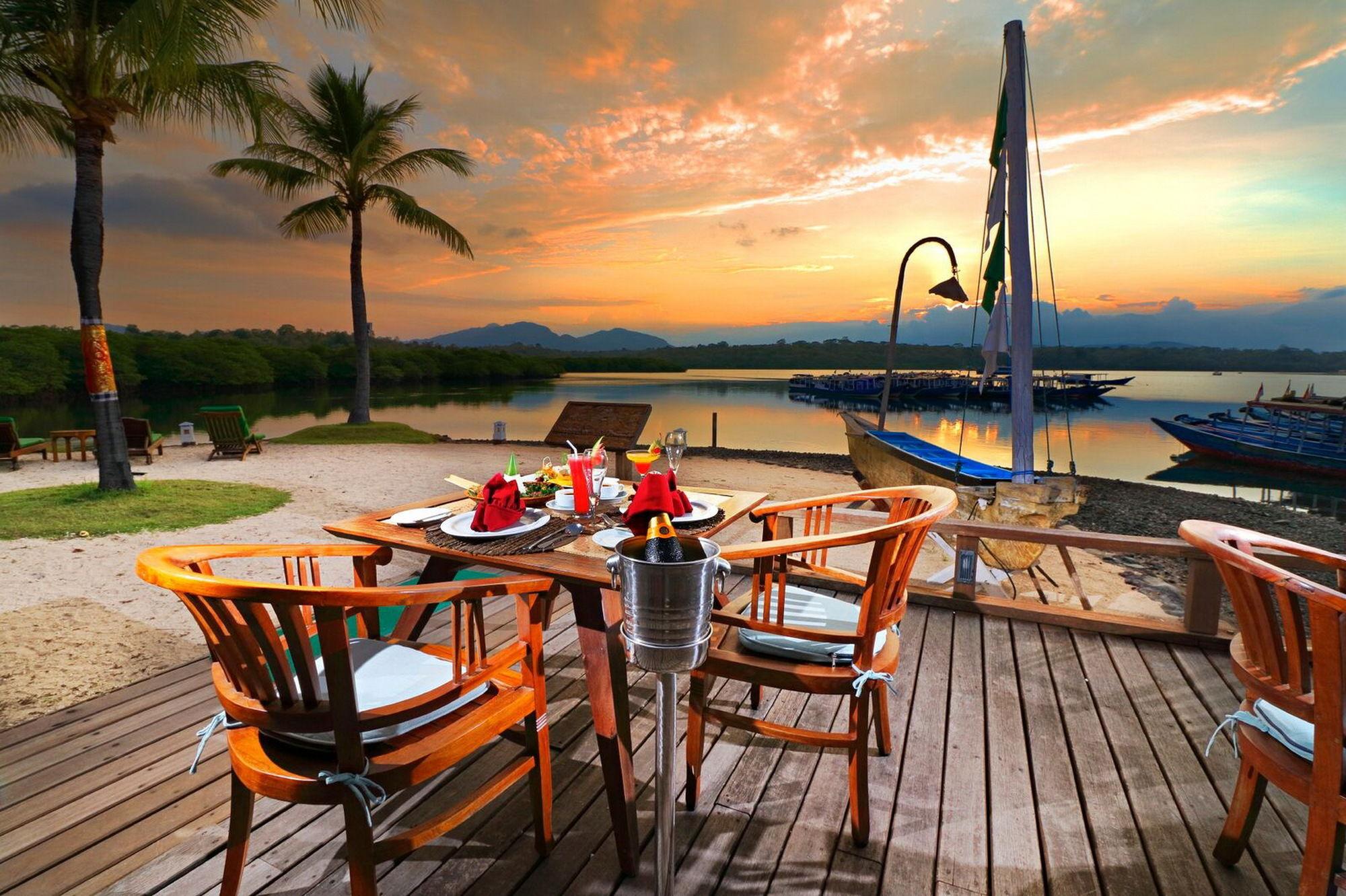 Mimpi Resort Menjangan Banyuwedang Exterior foto